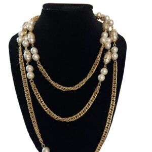 Sarah Coventry Faux Pearl Necklace